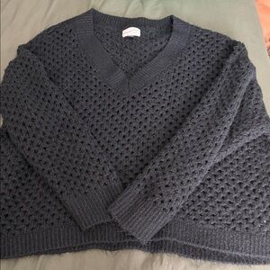 Universal Thread Women's Gray V-Neck Sweater